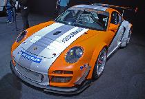 Porsche выпустит «гибрид» на гоночную трассу
