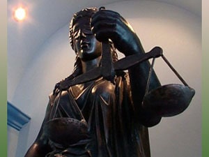 Осудили двух ростовчан, нападавших в лифтах на женщин