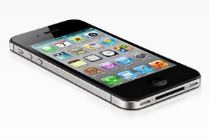 iPhone 4S поступил в продажу в России
