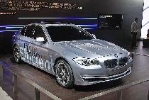 BMW показала гибридную «пятерку»