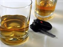 Депутаты разрешат водителям сидеть пьяными в машине
