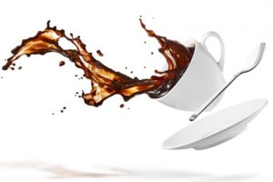 Причиной расплескивания кофе оказалась неравномерность шага