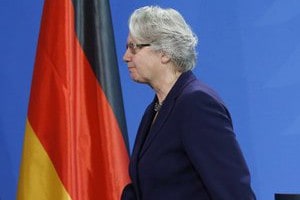 Немецкий министр Шаван подала в отставку из-за плагиата 