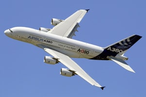 Все Airbus А380 вновь проверят из-за трещин