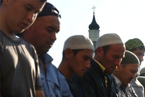 Число молящихся на Ураза-байрам мусульман сократилось 
